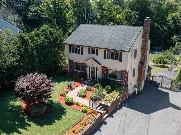 18 Laurel Park, Holbrook, MA 02343