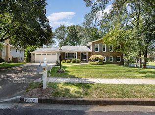 8515 Quaint Ln, Vienna, VA 22182