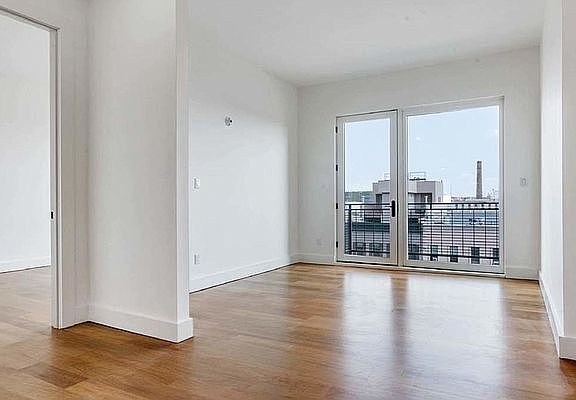 5th image of 215 Green St #4E