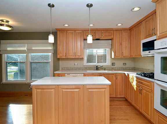 4th image of 1102 W Haven Dr