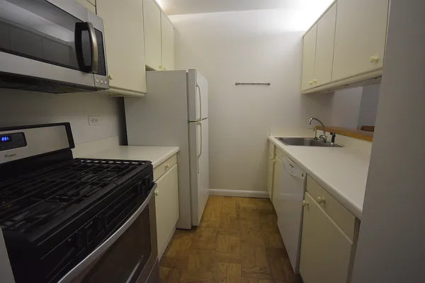 Rented by Luxury Habitat | media 25