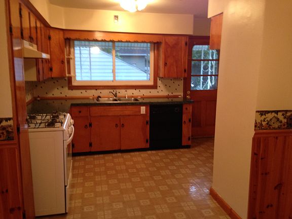 4th image of 1052 Columbus Ave
