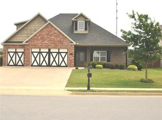 1061 Thornridge Rd, Bentonville, AR 72712