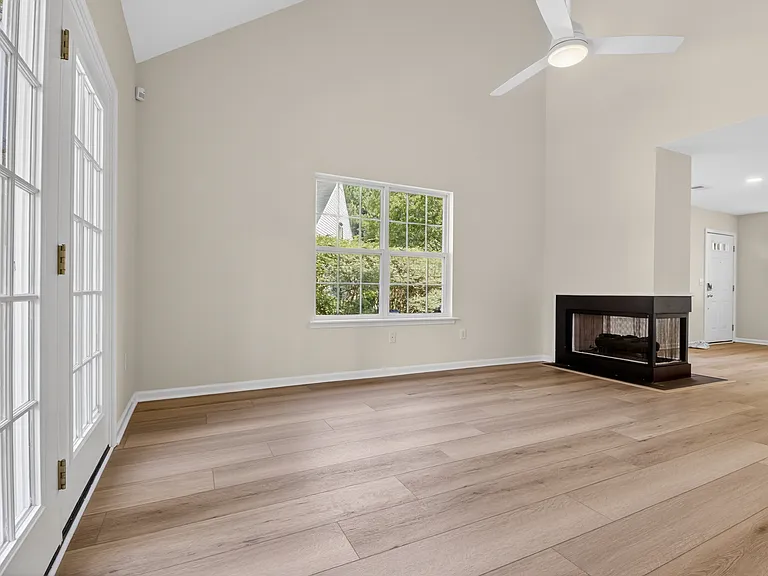 8911 Bryant Field Cir — Photo 9