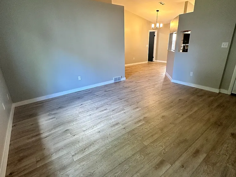 23815 Knickerbocker Rd — Photo 4