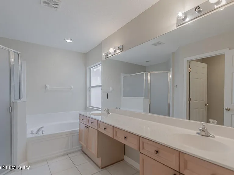 684 Sid Dr — Photo 3