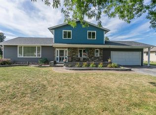 159 Old Meadow Dr, Rochester, NY 14626