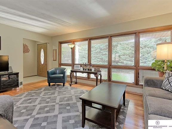 4th image of 1506 S 120th St