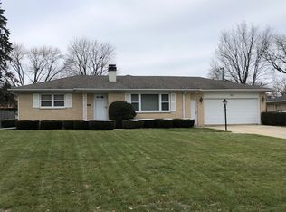 352 N Alfred Ave, Elgin, IL 60123