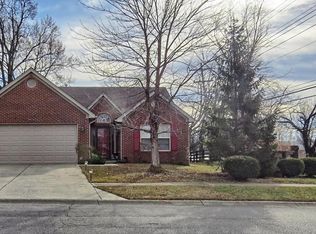 6800 Woodhaven Place Dr, Louisville, KY 40228