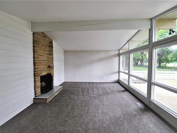 3rd image of 10665 King Coe Ln