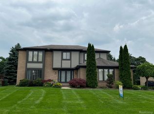 13016 Michael Dr, Shelby Township, MI 48315