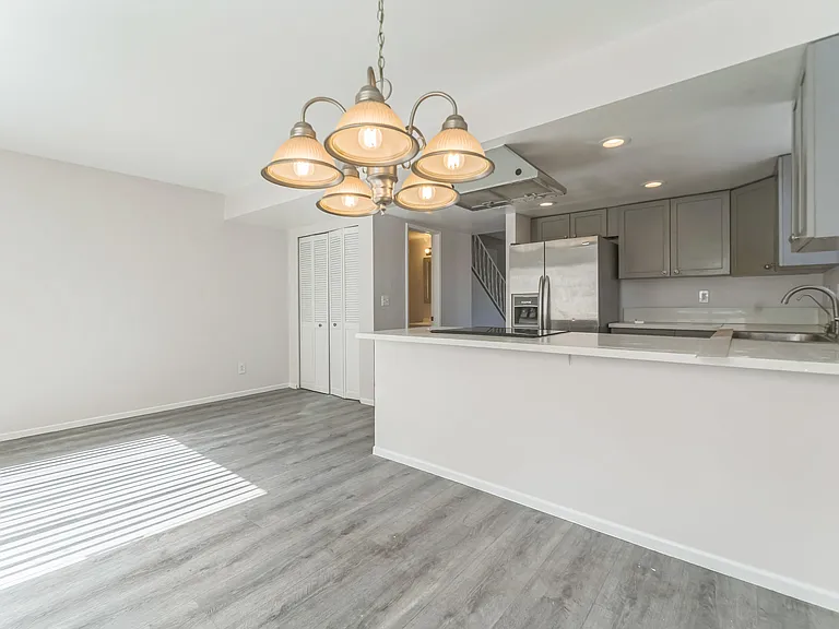 1228 Mews Ln — Photo 4
