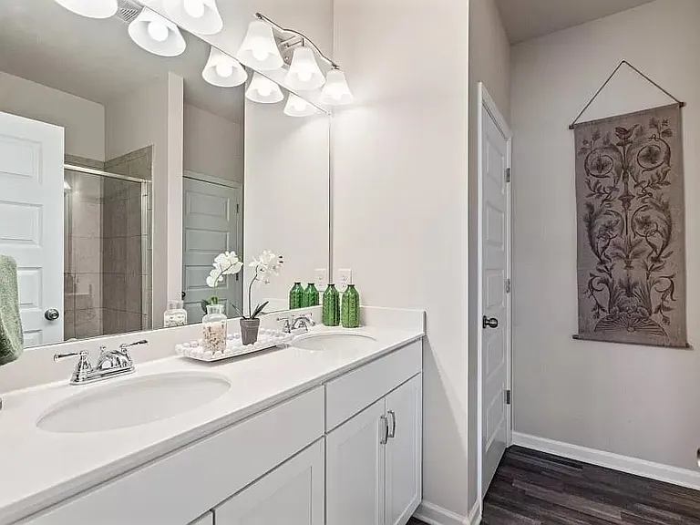 222 Dupont Dr — Photo 9