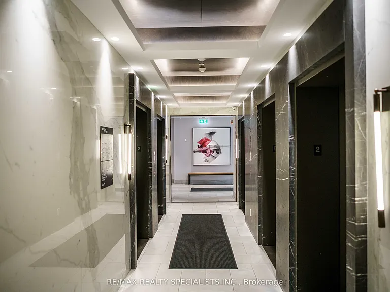 9 Mabelle Ave #326 — Photo 4