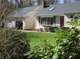 50 Upland Rd, Plympton, MA 02367
