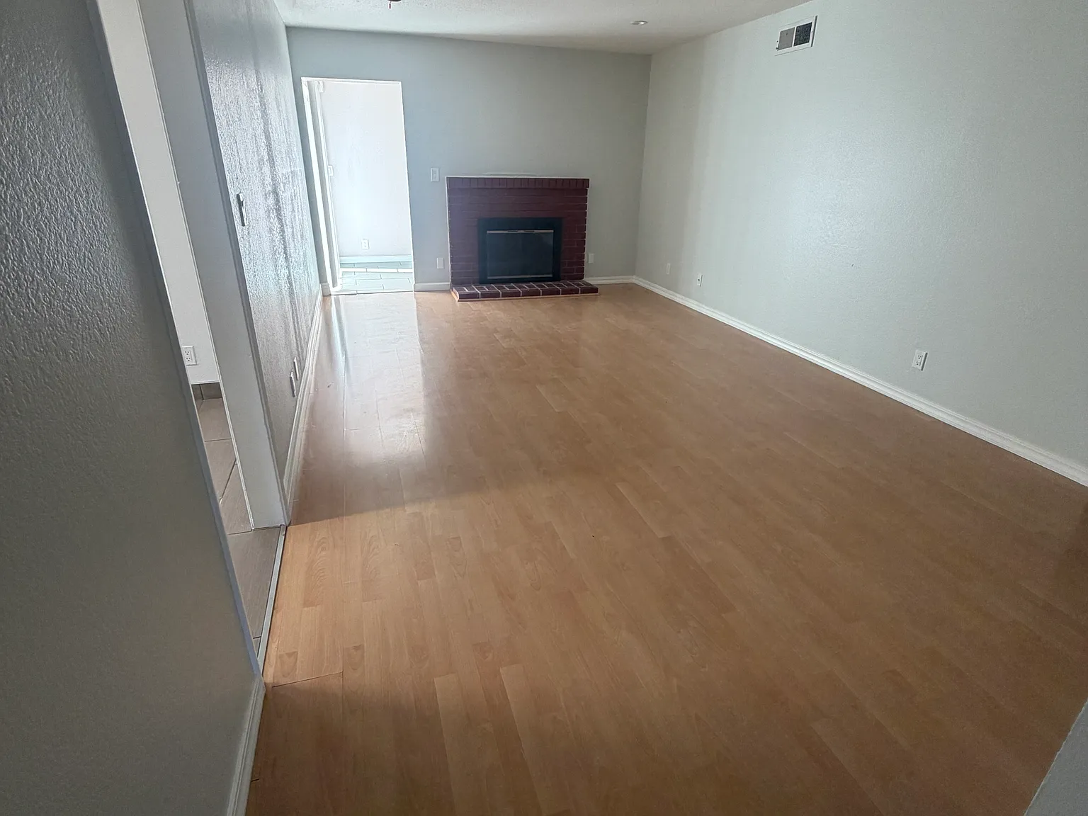 5 bed, 1450 sqft, $4,700 — Photo 3