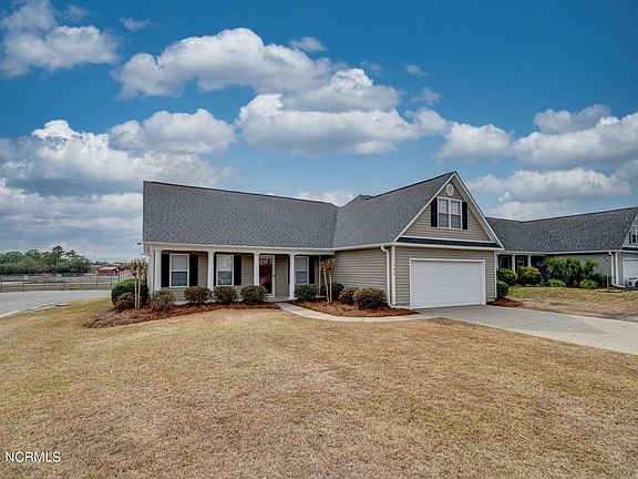 3rd image of 658 Laveen Way