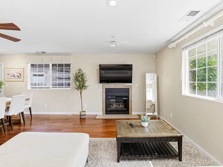 609 Stanford Ave — Photo 11