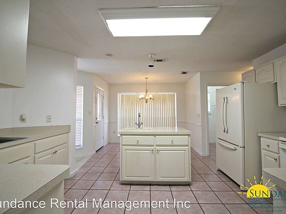 5th image of 523 E Timberlake Dr