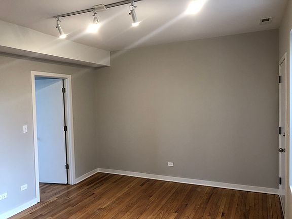 5th image of 4817 N Christiana Ave APT 1E