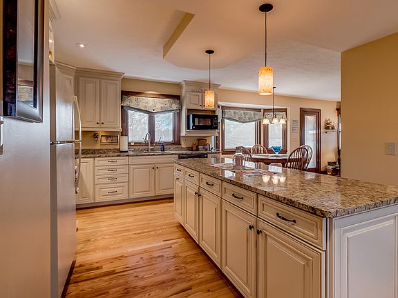 5th image of 119 Carriage Park Dr