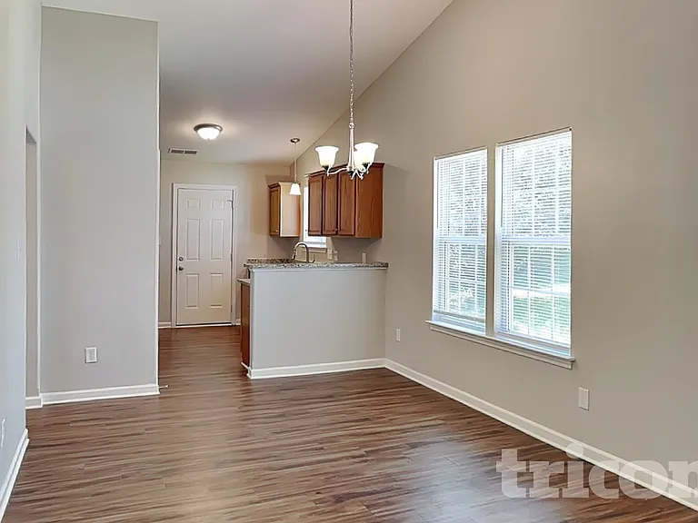 2856 Oasis Ln — Photo 4