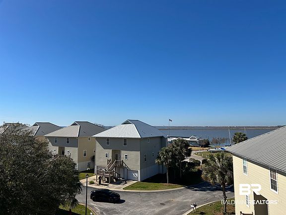 4th image of 4 Yacht Club Dr APT 204