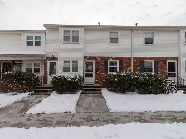 B-10 Bradley Circle #B, Enfield, CT 06082