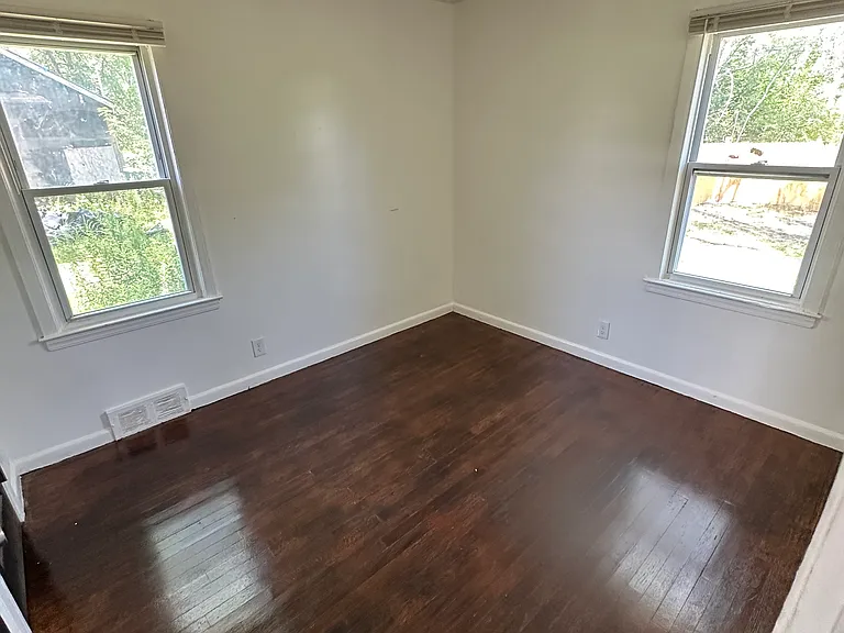 14717 Troester St — Photo 5
