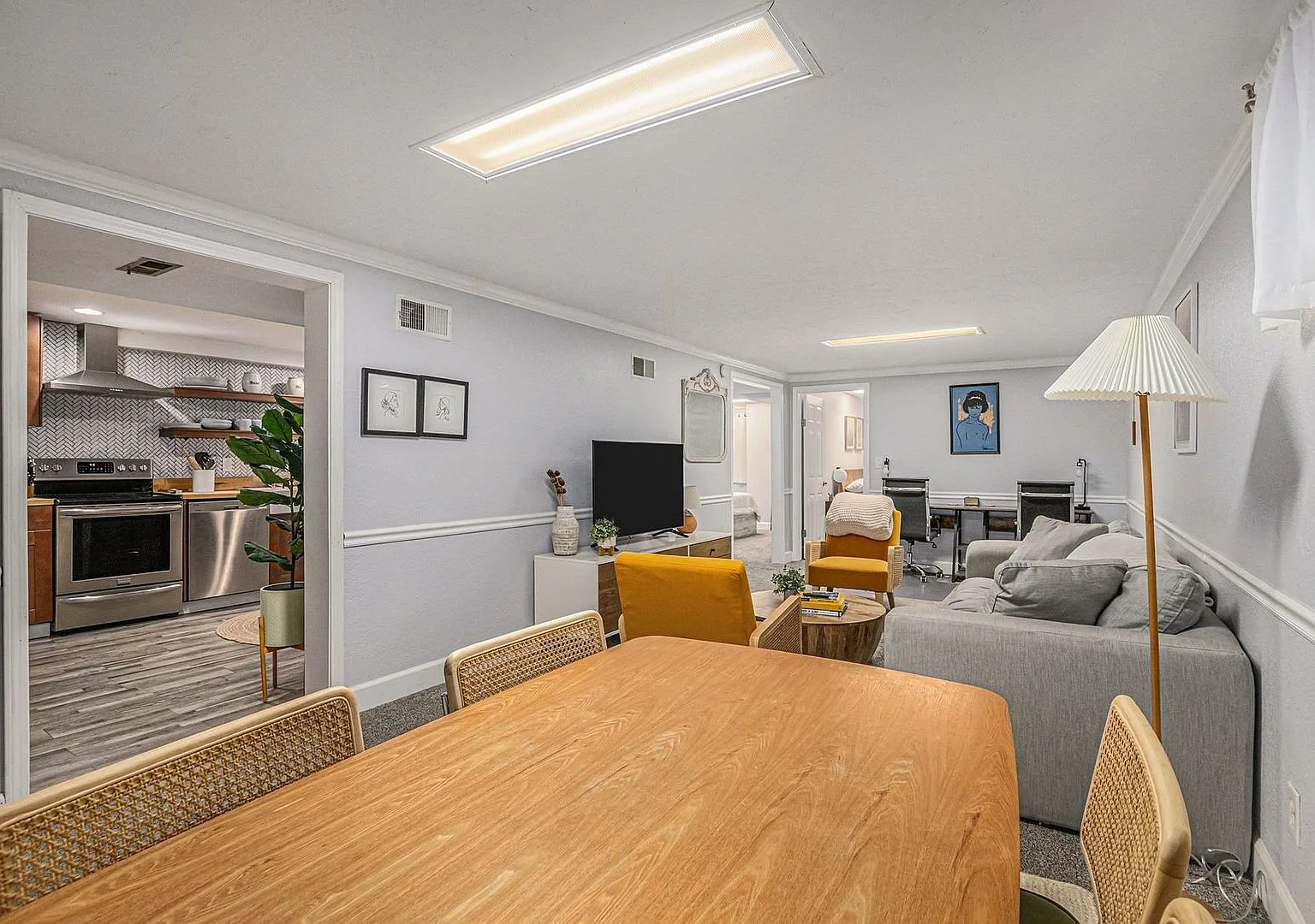 Golden Duplex Lower Unit is fully furnished feels like NEW! — Photo 3