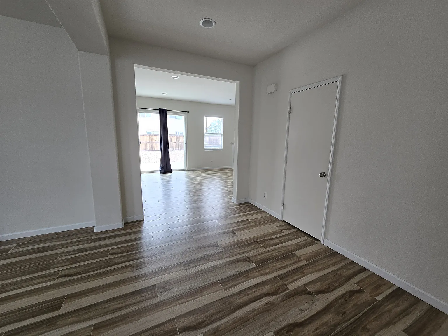 4 bed, 2.5 bath, 2261 sqft, $3,700 — Photo 3