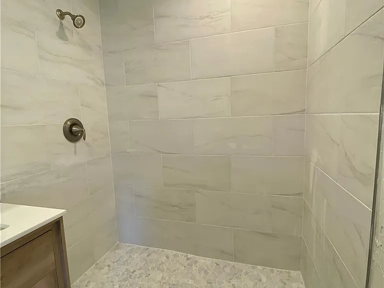 106 Leeland Heights Blvd W — Photo 14