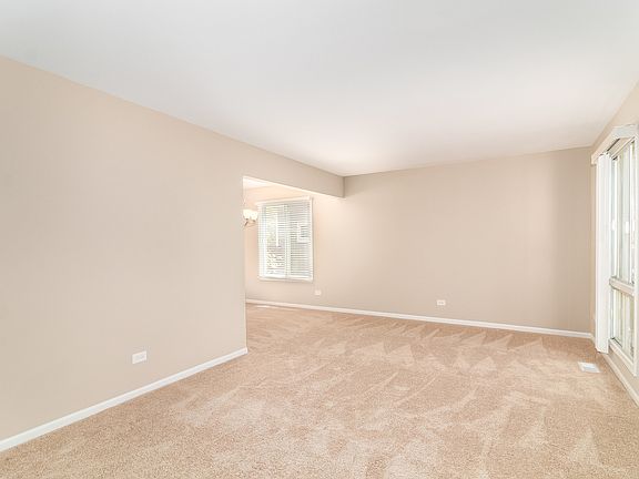 2nd image of 518 Southwood Cir