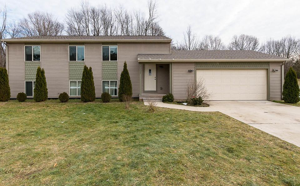 1st image of 55377 Sand Pines Cir