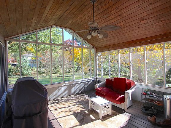 5th image of 12017 Greenleaf Dr SE