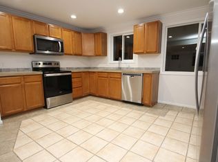 988 S Saulsbury St, Lakewood, CO 80226