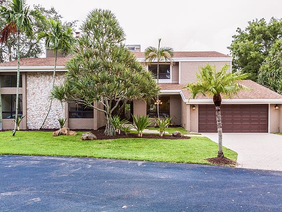 3rd image of 852 W Coco Plum Cir