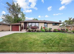 77 Angelacrest Ln, Buffalo, NY 14224