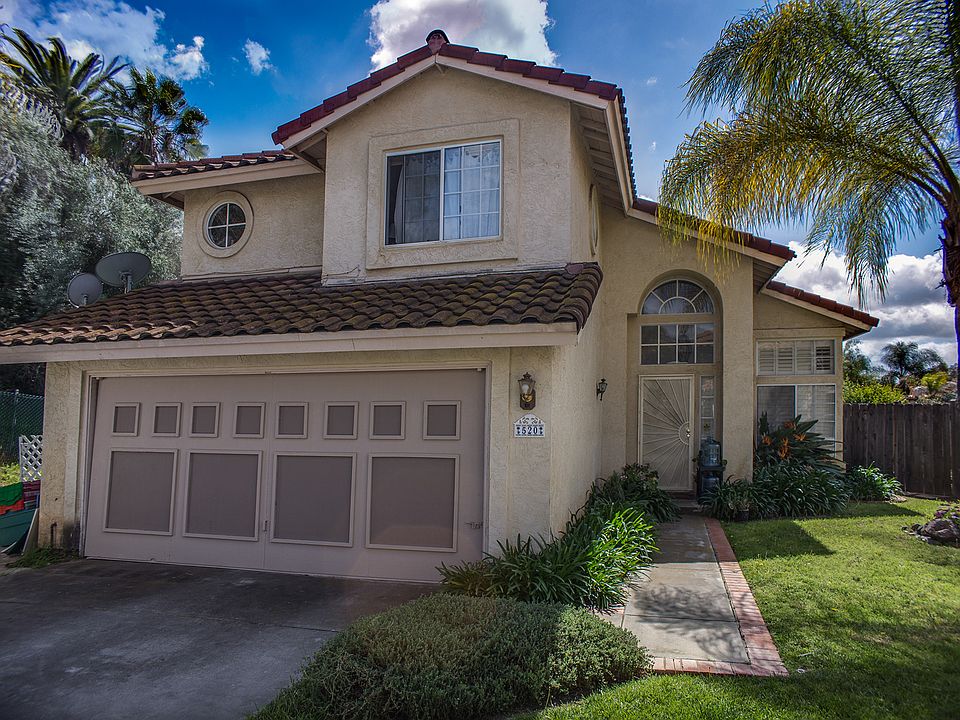 1st image of 520 Shadywood Dr