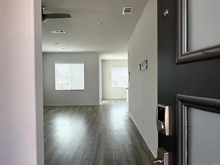 1528 Wingwood Ln — Photo 3