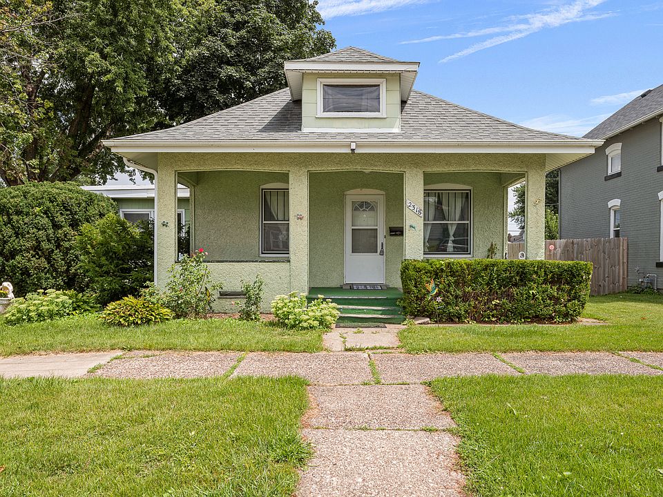 1st image of 2318 5th St