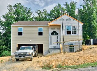 225 Robin Hood Dr, Christiansburg, VA 24073