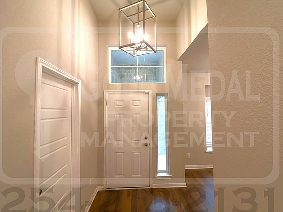 2nd image of 1810 Horatio St