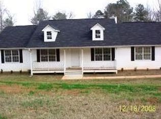 233 Grove Pointe Dr, Locust Grove, GA 30248