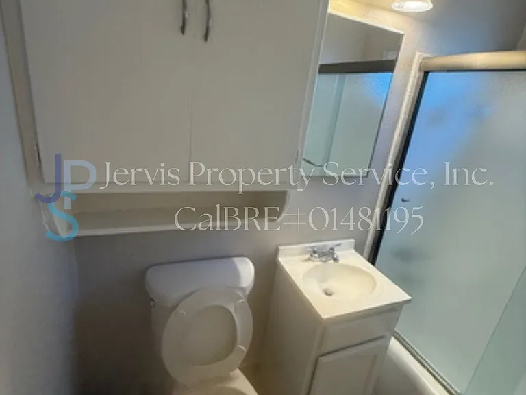 6034 Clarkson Ave #2 — Photo 5
