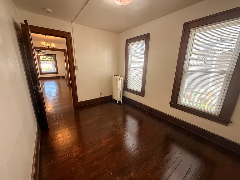 308 Roosevelt Ave #1S — Photo 2