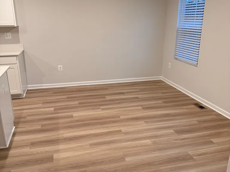 29 Laurin St — Photo 14