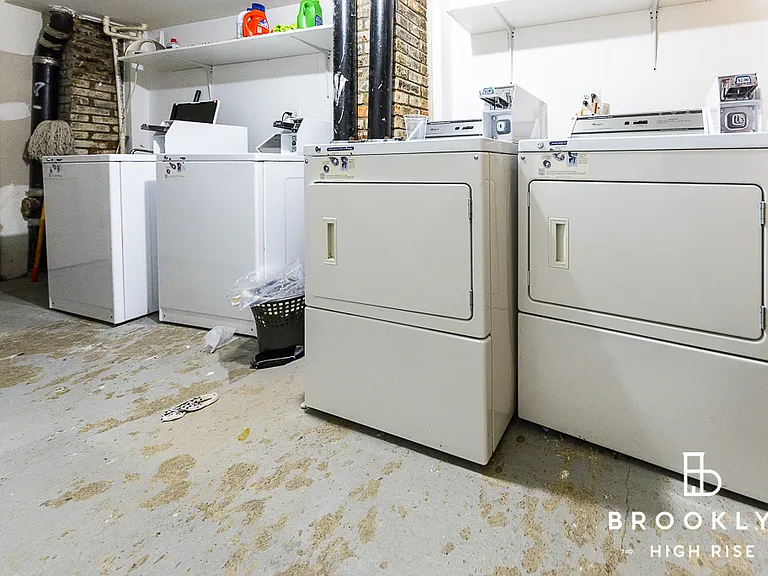 543 Madison St #3R — Photo 7