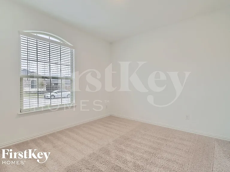 2324 Okeefe Dr — Photo 21